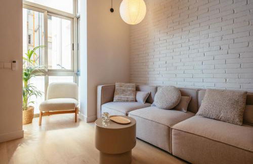 Newly Renovated Stylish Eixample - Great Location - Photo 32