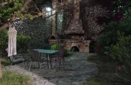 Αρχωντικα στην Τρiχονιδα - Foto 3