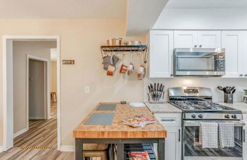 Huge House Fun Central 4BD 3BA with POOL - Foto 19