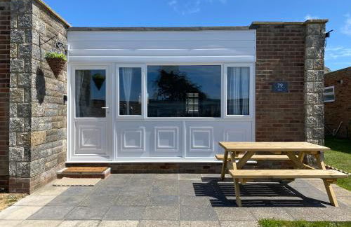 Beau - Brambles Chine, Colwell Bay - 5 star WiFi - Short walk to The Hut and beach - 1 night stays available - Ferry offers - Photo 12