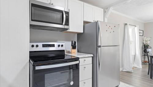 Stylish Private Room in Peaceful Home| 30 Nite Min - Foto 5, Other