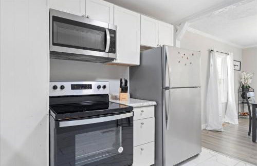 Stylish Private Room in Peaceful Home| 30 Nite Min - Foto 5