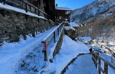 Cozy 500 Years Old Walser Home - Foto 23