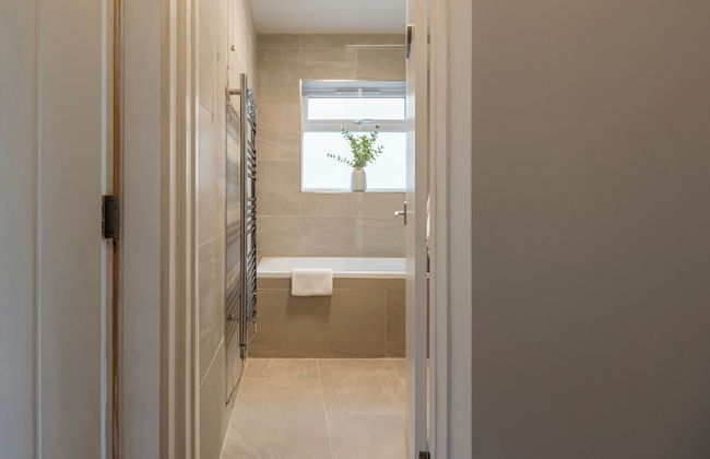 Bright&Spacious 3BD in Centre of Bourton - Photo 58