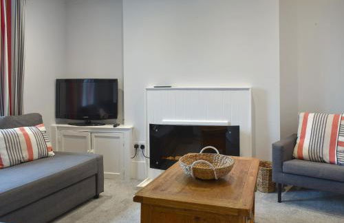 Coastguard Cottage - Photo 2