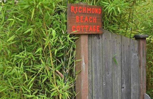 Charming Beach Cottage with Ocean Views & Sauna - Foto 32