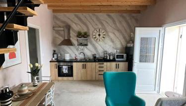 Attic View - Photo 3