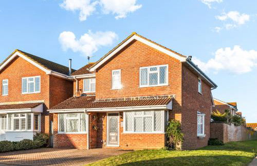 Spacious 5-Bedroom Home, Accommodates 10, Fast Wi-Fi & Parking Included - Foto 19