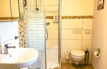 CJS Apartments - Chill or Drive am Nürburgring, new Box Spring Beds, new furniture, WLan, Spacious Rooms, Quiet Location - Foto 18