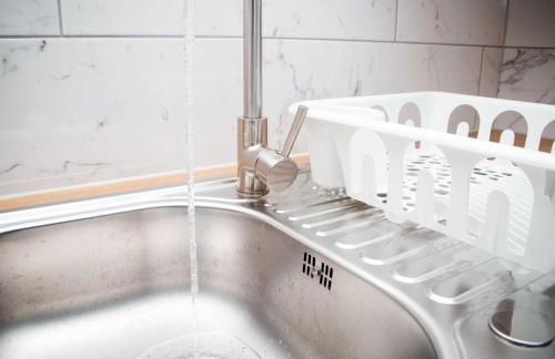 Bridge Court by Sterling Edge Apartments - Luxury Aparthotel - Stylish 1-bed Apartments - Balcony with Canal View or Private Garden - Free Parking - Foto 70