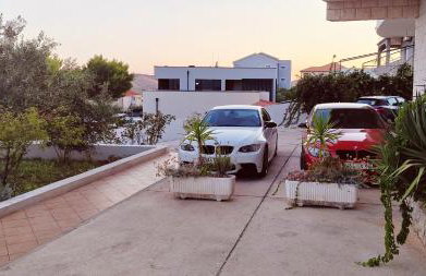 Villa Confido - Luxury 3BR Apartment with Private Pool near Trogir - Photo 22