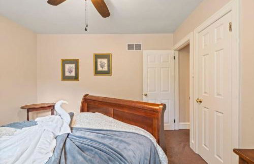 Stay At Our Tasteful, Private, & Elegant Abode - Foto 19