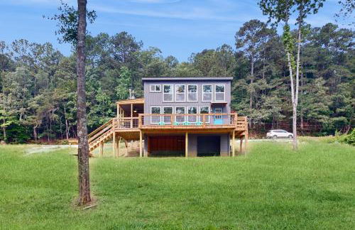 Family Fun! Riverside Home with Fire Pit - Foto 24