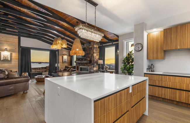 Chalet Monashee-brand New High End W/amazing Views - Photo 13