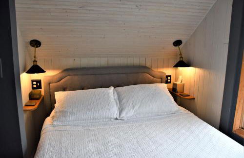 New listing! ON 62-acre Broad Ripple park/ less than a mile from Broad Ripple village. - Foto 23