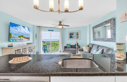 Bright 2BR Condo with Breathtaking Ocean View - Foto 10