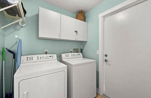 Sunny Oasis Getaway -Heated Pool-Mini Golf-Near Beach - Foto 48