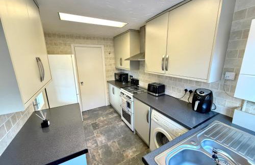 3-Bed Detached House Private Drive for Two Cars - Foto 33