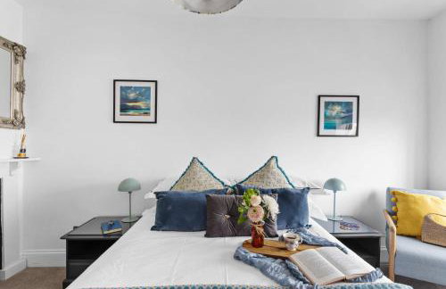 Bumble Cottage, Torcross - Heart of Torcross - Log burner - Ley views - Foto 21