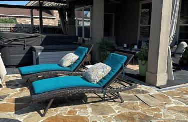 Relax with Spacious Modern Simplicity - Photo 1