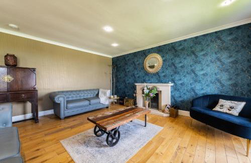 Alton Villa, Sleeps 12, Great for Families, Undercover Hotub & Games Room - Foto 19