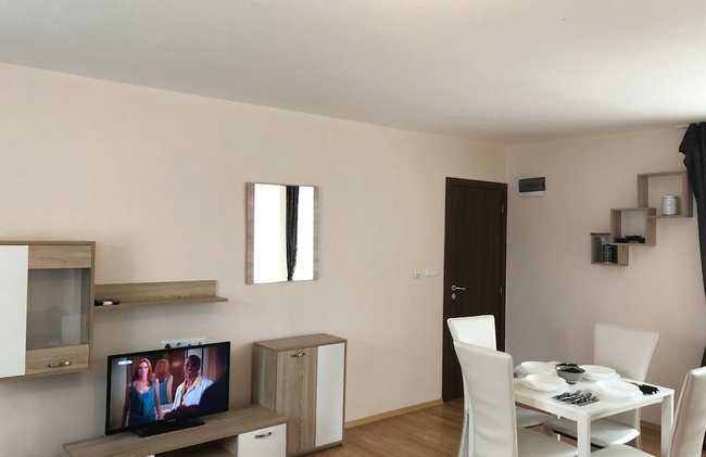 Palace De Luxe - Apartments - Photo 17