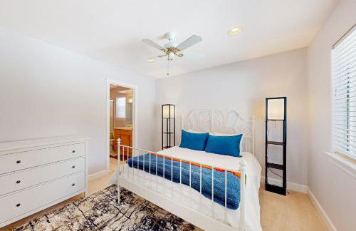 Andria Grove - Foto 14