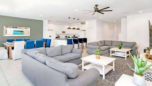 UPSTAY- 10BR Mansion wPrivate Pool and Games Room - Foto 3