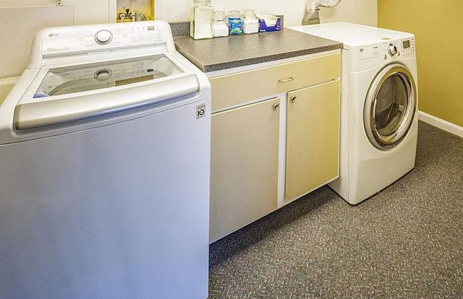 Lakehouse w Private Beach Bar Lg Deck Dock - Photo 28