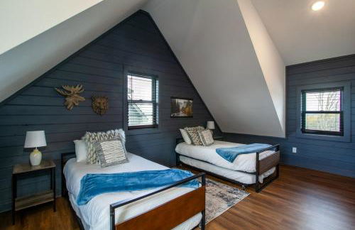 Chalet Amelia Lake View HotTub Fireplace Arcade - Foto 44