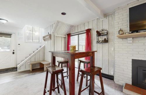 Downtown Creekside Getaway - Foto 11