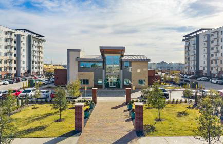 Lodgeur Denton - next to Rayzor Ranch, hospitals, close to UNT - Foto 28