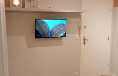 Apto Centro frente ao muffato Av Celso Garcia Cid 479 - Foto 1