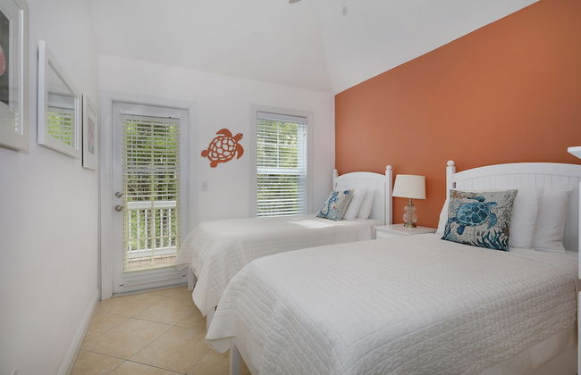 Waterfront Luxury Villa With Sunset Views And Boat Slip 3 Bedroom Townhouse by RedAwning - Photo 5