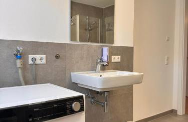 AMAO-Pearl - Business Apartment - Balcony - Parking - Photo 13