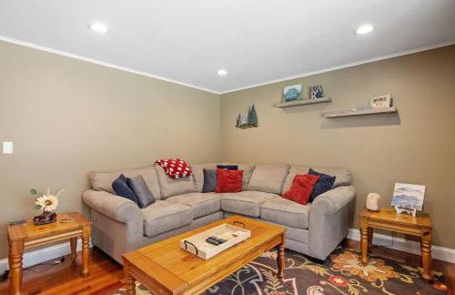 Lake Escape Family & Pet Friendly with Dock Access - Photo 25