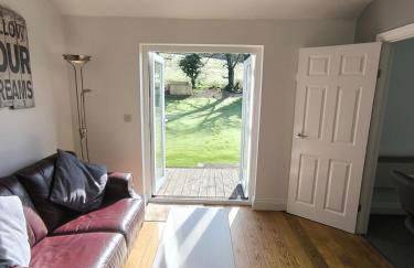 The Pumphouse with Hot Tub - Foto 12