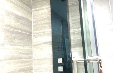 Spacious 3BR City Centre Apartment Free Parking - Photo 14
