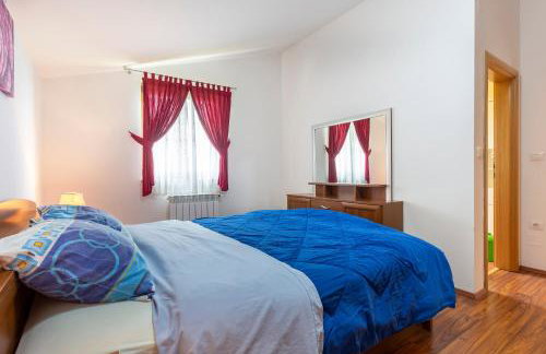 Villa Mirela with a comfortable garden and pool - Foto 37