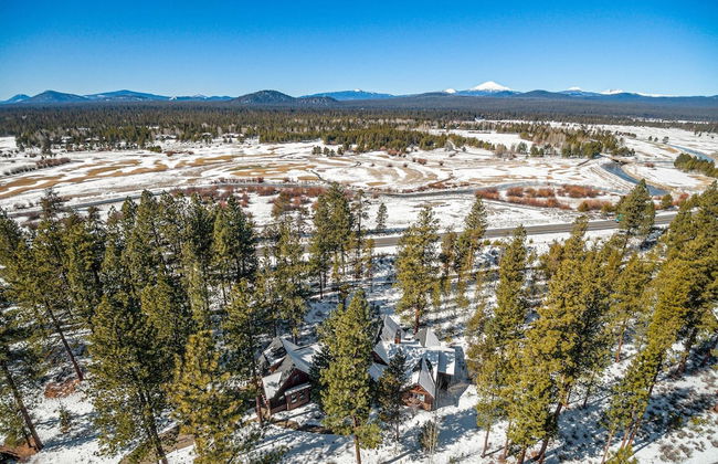 Big Pine by Avantstay Stunning Secluded Oregon Home w/ Hot Tub - Foto 35