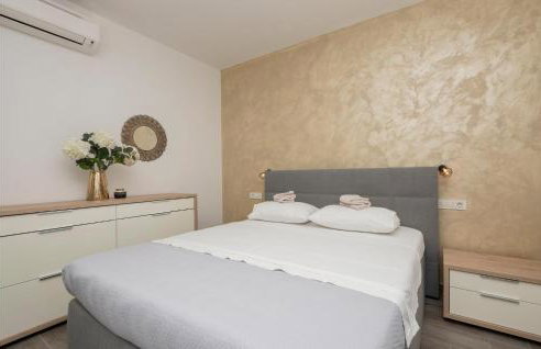 Gorgeous Home In Vrgorac With Wifi - Foto 32