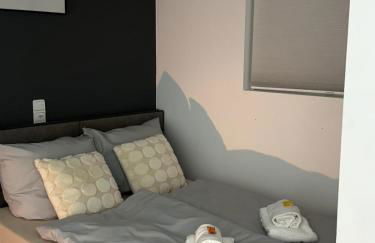 Design-Ferienhaus mit Garten, Kino & 5 Schlafzimmern - Foto 30