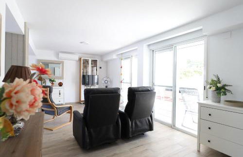 2 apartamentos en una excelente villa de playa compartiendo Piscina y Jardín - Foto 38