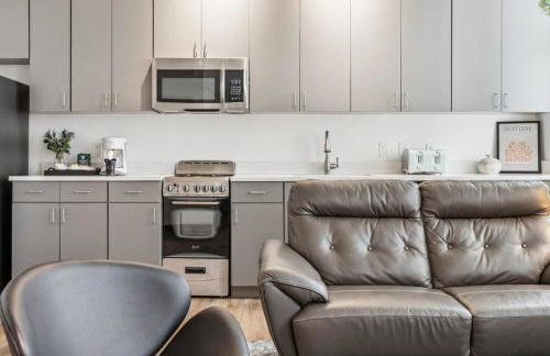 Stylish Loft 5 Min to Downtown No 212 - Photo 16