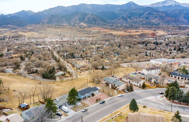 2BR Pikes Peak Views Garden of Gods Dog-friendly! - Photo 48