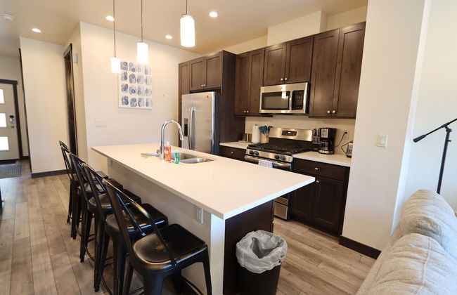 Arrow Luxury Rooftop Shopping and More! - Foto 17