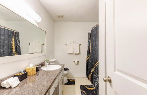 Quiet 2 BR APT - Near Hospitals - Free WiFi - Foto 9