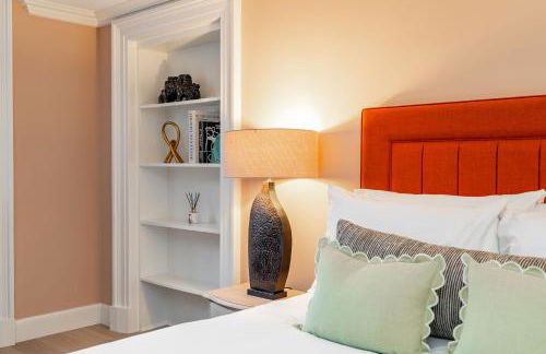 Dragon Suites Luxury Apartments at Rutland Square - Photo 8