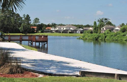 4BR w Heated Pool near Disney & Lake - Sleeps 10 - Foto 49