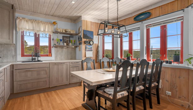 Kitchen / Dining Room